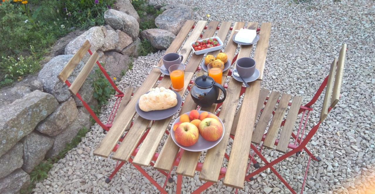 La Cera Farm Camping B&B Санта Тереза Галура Екстериор снимка