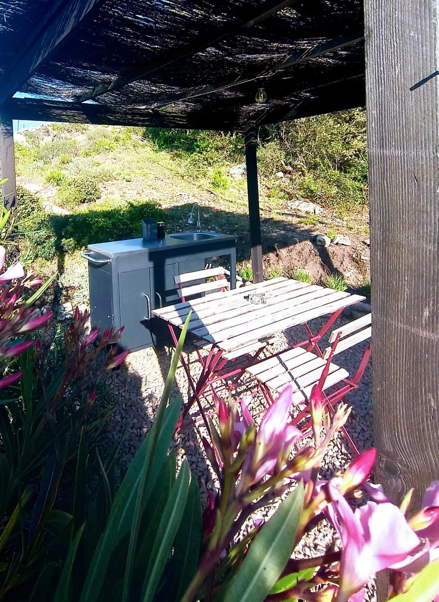 La Cera Farm Camping B&B Санта Тереза Галура Екстериор снимка