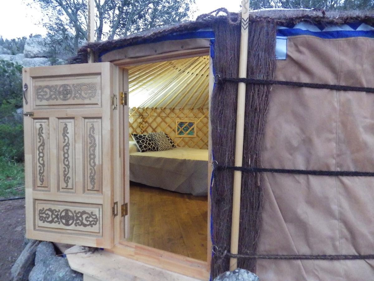 La Cera Farm Camping B&B Санта Тереза Галура Екстериор снимка